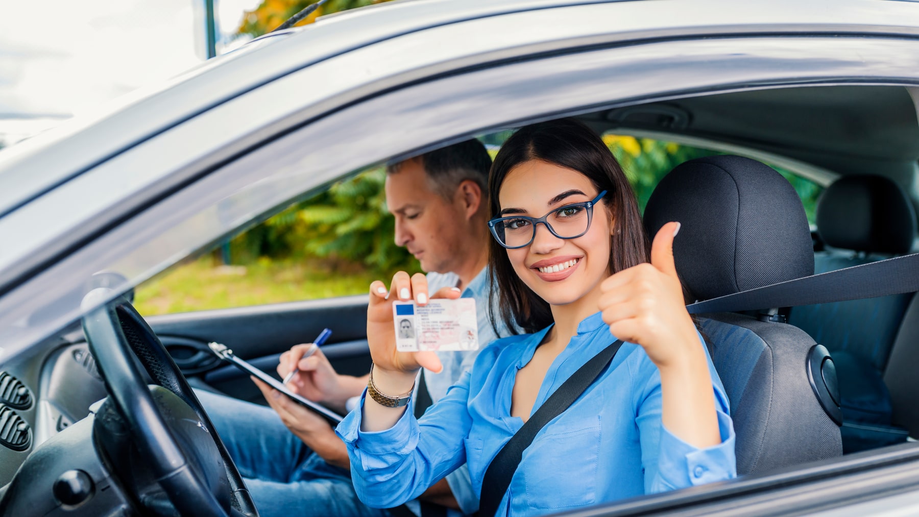 ¿Qué requisitos se necesitan para contratar un seguro automotriz?